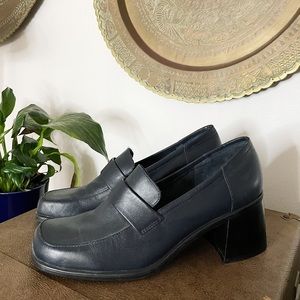 90s navy blue loafers vintage